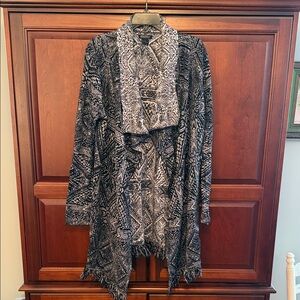 Lucky Brand long sleeve shrug.